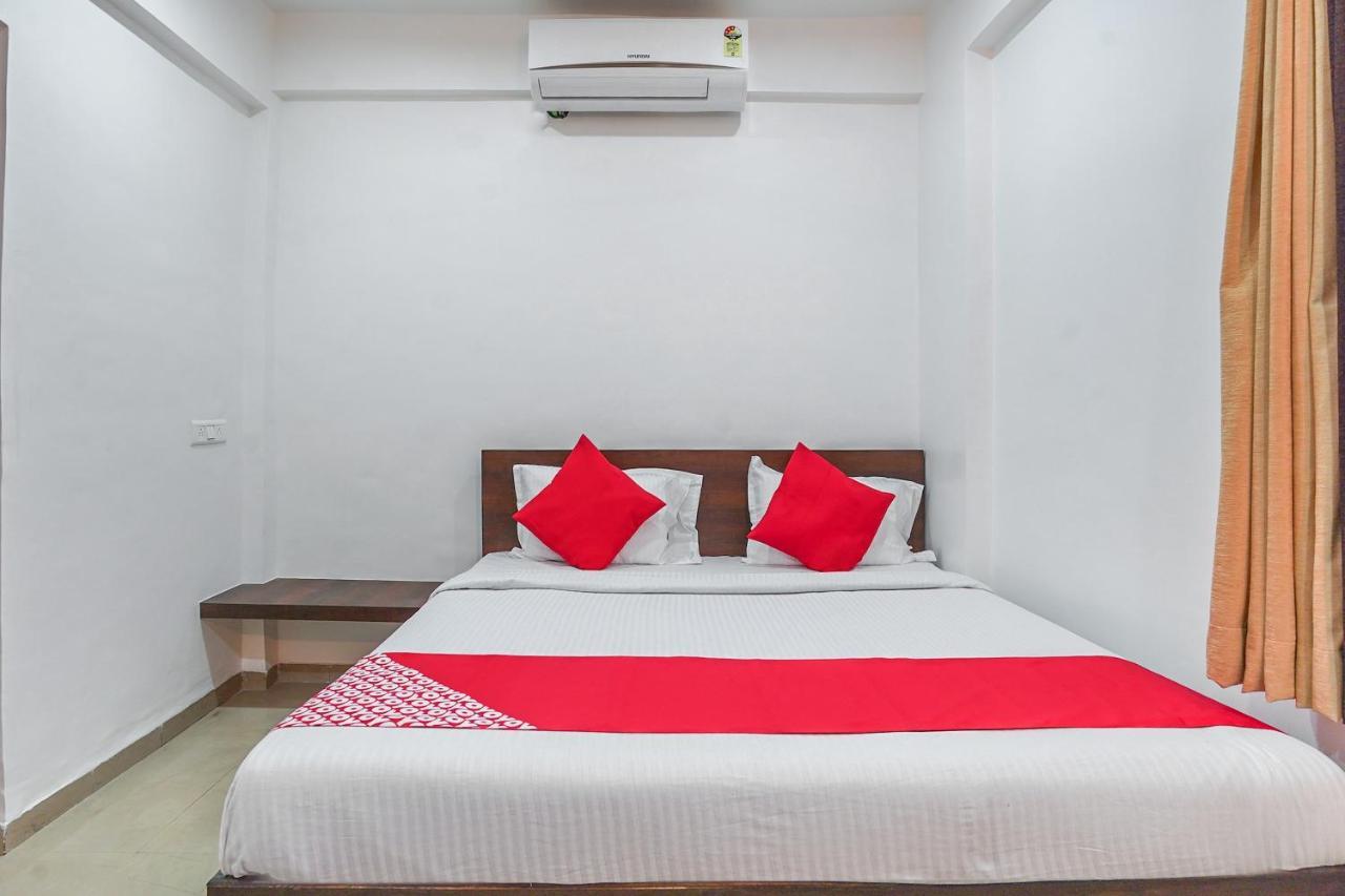 Oyo Flagship 70264 Hotel Vrindavan Mangvadi Kültér fotó