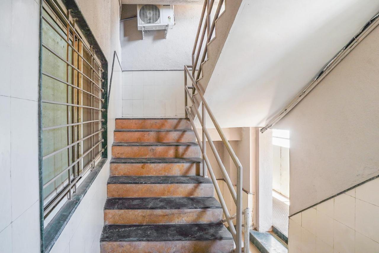 Oyo Flagship 70264 Hotel Vrindavan Mangvadi Kültér fotó